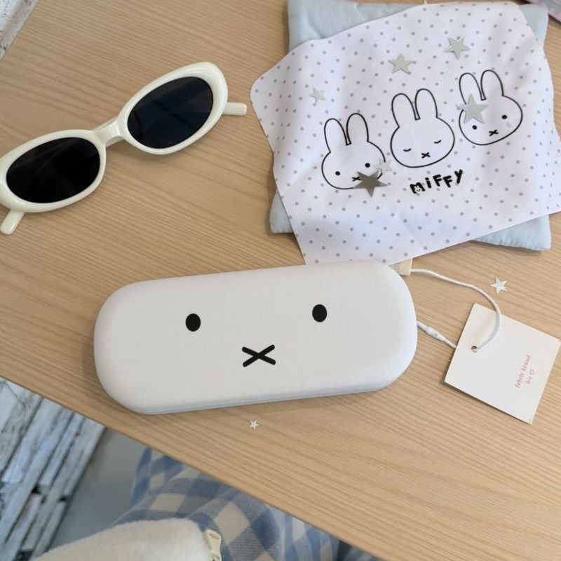 만화 미피 토끼 달콤하고 귀여운 창의적인 패턴 남성과  - Airtag Holder Case 리뷰 및 가격